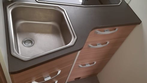 Camper 5 persoons, lengtebedden, airco, fietsendrager. – Wohnmobil 