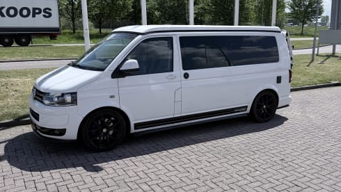 Viggo 1 – Camper Volkswagen del 2012 per 4 persone