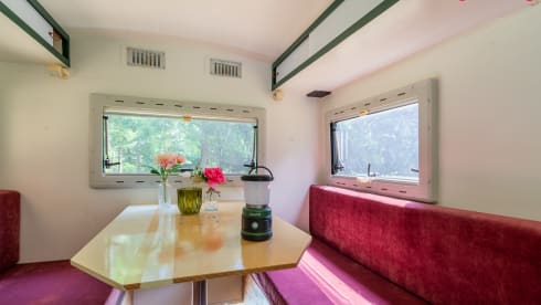 Woody – Classic Citroen HY 1976 bus camper