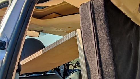 Bonnie – Citroen Berlingo Multispace Mini Campervan