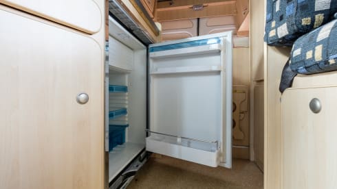 De Klaproos – Luxury 2-person camper with spacious fixed double bed!