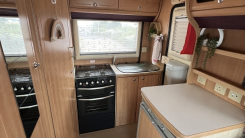 The Sunset Chaser – 2 berth Peugeot Autosleeper