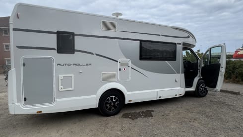 Darceys dream  – 5 berth Fiat semi-integrated from 2022