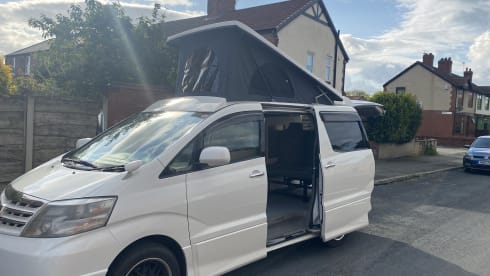 Bobby – 4 berth Toyota campervan