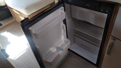Merry Mary – Spacious Rimor 98p 2019 - Single beds - Pull-down bed - Air conditioning - Lots of sunlight