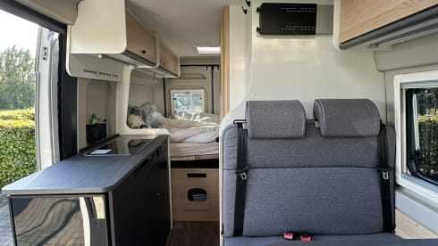 Magic Adventure – 3p Peugeot camper from 2024 is ready to go
