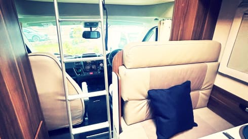 ‘Tay’ – Fiat Rollerteam 746 à 6 couchages, spacieux et confortable sur la route.
