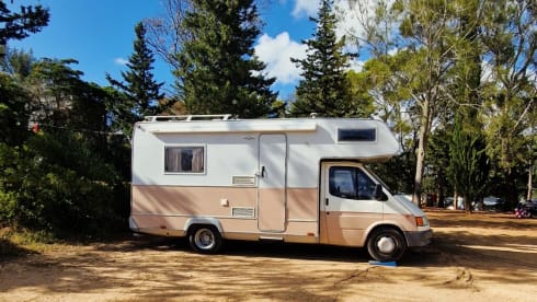 Camper Lua – 5p Ford alcove uit 1999