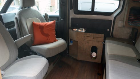 Daisy – Sustainable camping with a cute electric Volkswagen van