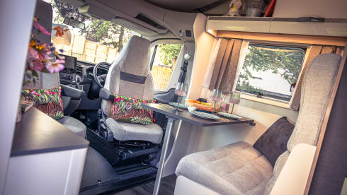 Swifty  – Luxury 4 berth Ford , Swift Voyager 494 from 2024