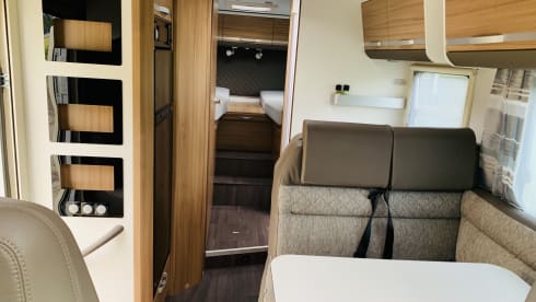 Adria matrix 670 SL model 2022 (4-5 pers. / complete for holidays)