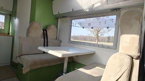 Gezellige 4-persoons alkoofcamper – ideaal voor stel of klein gezin