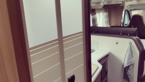 Hotelkamer op Wielen! – Hotel room on wheels! Very beautiful and luxurious Adria Matrix 5 p