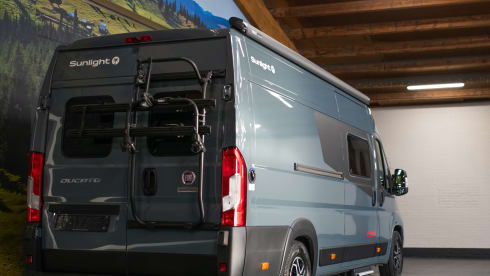 2p Sunlight Cliff 640 automatic 01 - built in 2024