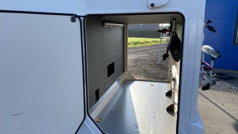 Luxurious, modern family camper
