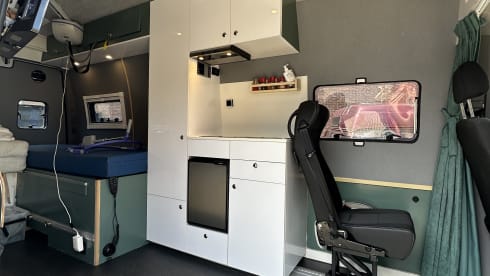 Sydney 1 – Wheelchair accessible motorhome with care facilities