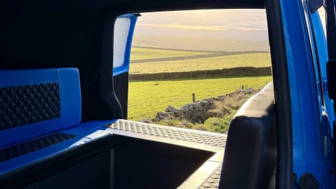 VW T5 Campervan - Stylish Modern 3 Berth 