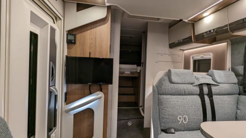 Globi II – Top-maintained semi-integrated with lots of equipment for the family