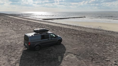 2p Mercedes-Benz campervan uit 2020