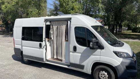 Vangogh – Unique van !!