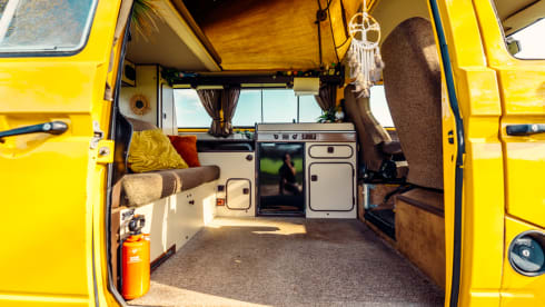 Simba – the yellow retro Volkswagen van with lifting roof