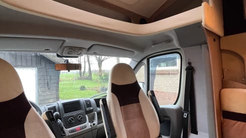 Luxury 4 pers. with fixed French bed and a pull-down bed