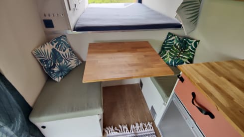 Wester – "OFF GRID" self-build bus camper 164Pk | 2 persons | Winter sports!!