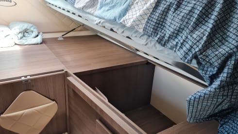 New Integral Camper / Automatic / 160 HP