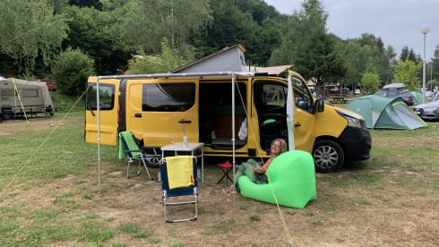 KIWI GOLD (6) – Renault Trafic Eco bus camper completely self-sufficient