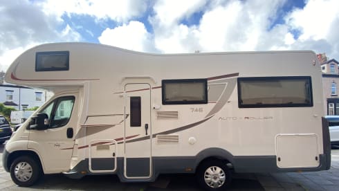 6 berth Roller Team alcove from 2017