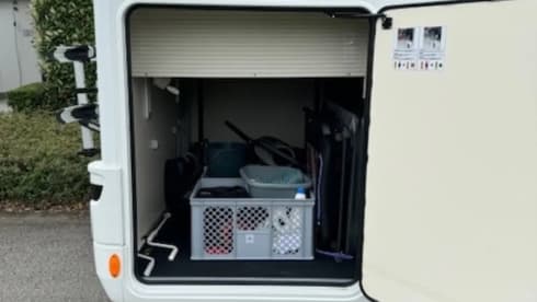 MC LOUIS MC4 281  – 4p McLouis semi-integrated uit 2022