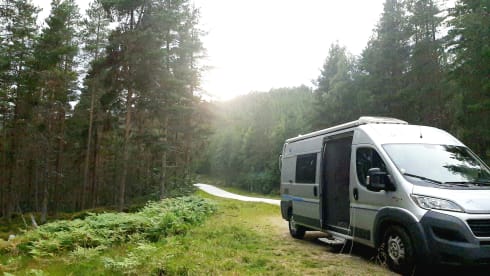 2 p. bus camper with longitudinal beds (AmorA 2017)