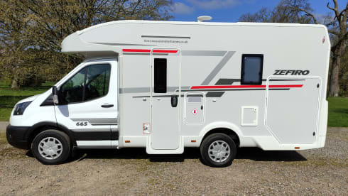 Modern 21 Reg Rollerteam Zefiro 665 4 Berth Luxury Motorhome