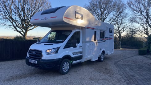 Lucy – 6 berth Ford Roller Team Zafiro