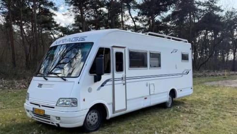 Complete spacious camper Fiat Ducato Mirage 6 persons