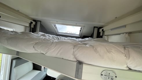 4 berth Roller Team zefiro 696