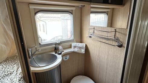 RobertaPantano – Noah's camper