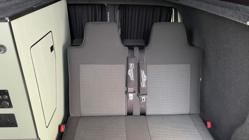 Ernie – 4 berth Volkswagen Campervan - Ernie