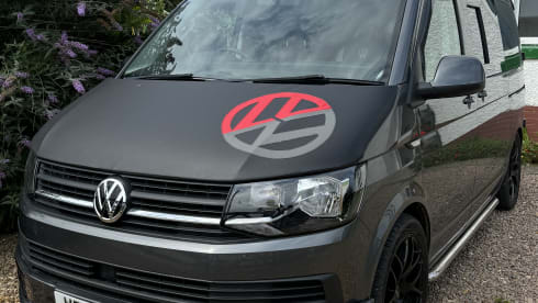 Camper van Dijk – 4 berth Volkswagen Transporter Pop Top Camper
