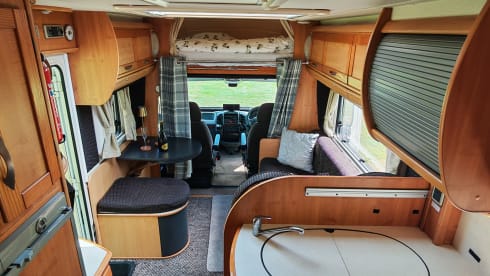 GeeGee – Autotrail Cheyenne 635SE 2006 2.8JTD met 4 slaapplaatsen