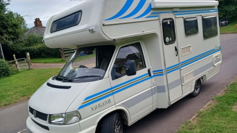VW Navigator – Volkswagen Coachbuilt U-förmiger Lounge-Teilintegrierter mit 4 Schlafplätzen aus dem Jahr 1999