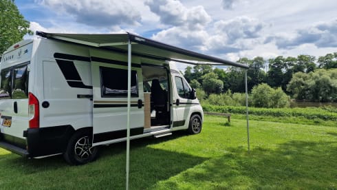 LAIKA – Camper van 9-speed automatic from 2022 - 2 pers.