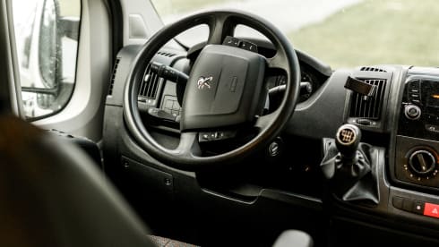 Roadturtle – Bus camper Peugeot for the ultimate holiday