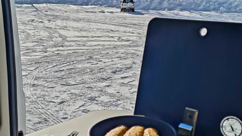 Ongi – Furgone attrezzato per 4 persone con tetto apribile