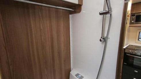 THE SAVOY – Swift Escape 694 Luxury Island Bed Motorhome Pets 5G WIFI Smart TV