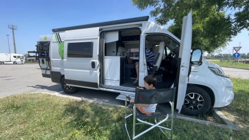 4 seater van