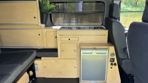 P-458-JD – 4p Fixxter campervan from 2022
