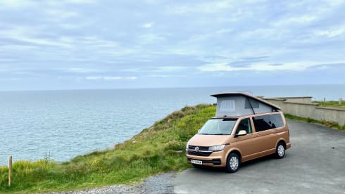 Cooper the Copper Camper – 4 berth Volkswagen bus from 2021