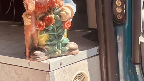 Betsie – 2p Renault campervan uit 2002
