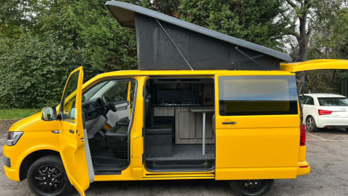 Bumble Bee – 4 berth Volkswagen campervan from 2016